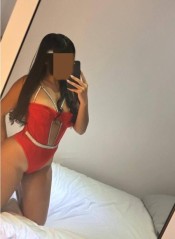 CHICA JOVENCITA LATINA NUEVA EN LA CIUDAD