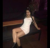 LATINA TRAVIESA Y JUGUETONA