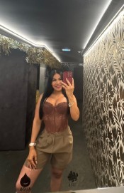 SEDUCTORA COLOMBIANA ALEGRE CARIÑOSA FIESTERA