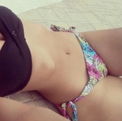 MILF DELGADA PECHOS Y CUERPO NATURALES