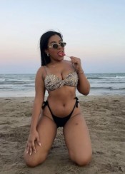 NAOMI HERMOSA CALIENTE CON MUCHAS GANAS DE DISFRUTAR