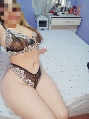 LINDA LATINA DE CURVAS NATURALES MUY EXTROVERTIDA