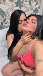 PATRICIA Y MAIKA TRíO LéSBICO REAL DOS DIVINAS MORENAS
