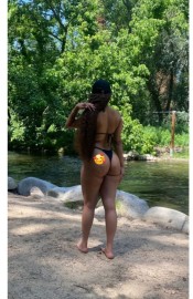 CHICA COLOMBIANA LAS FIESTAS SON MI ESPECIALIDAD,