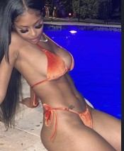 MODELO DELGADA PRIMERA VEZ EN MéRIDA