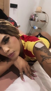 POTENTE CHICA TRANS MUY TENTADORA Y MORBOSA..!!!