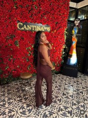 IRINA ELEGANTE Y CACHONDA. ¡SOY PURO VICIO! VEN A CORRERTE RICO CONMIGO