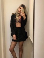 DANIELA RUBIA DELGADA CALIENTE CON POLLA RICA