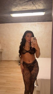 HOLA AMOR SOY LIZZY NUEVA  EN  IBIZA