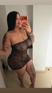 FOTOS REALES JUGUETONA TATUADA