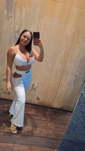 GUAPA, PECHO OPERADO Y DELGADITA!!