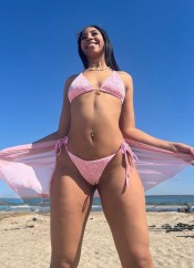 JOVENCITA MUY CACHONDA QUE LE ENCANTAN LAS POLLAS