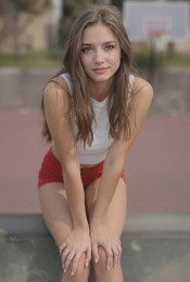 SOY  CARLITA UNA NIÑA DE 20 AÑOS ATIENDO EN GUINDALE