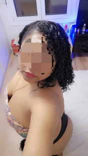 MORENAZA CON CURVAS PERFECTAS