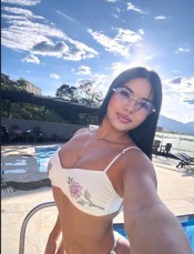 LATINA, MUY CALIENTE
