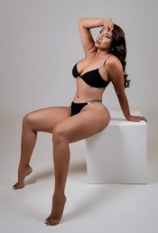 ORIANA COLOMBIANA NOVEDAD SANTANDER JOVEN FOLLADORA