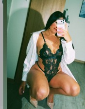 JOVENCITA CACHONDA Y FIESTERA