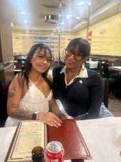 SOMOS DOS PRIMAS UNA MUJER Y UNA CHICA TRANS HOMBRE Q QUISIERAN EXPERIMENTA