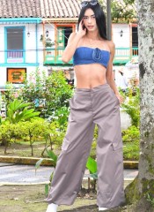 COLOMBIANA DE éLITE MUY GUAPA Y DECIDIDA