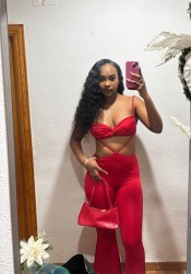 THALIA DISPONIBLE EN LA SEU DE URGELL MORENA CON CURVAS DE INFARTO