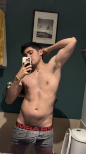 JOVEN POLLóN