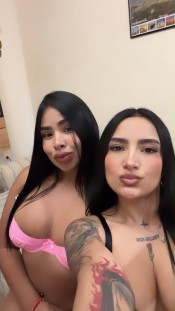 DOS TRAVIESAS JOVENCITAS