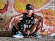 ISSAC NOVEDAD ELEGANTE, CERCANO Y CON MUCHA PRESENCIA