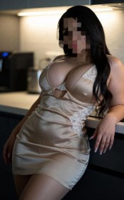 LATINA CALIENTE LISA DE 25 AñOS