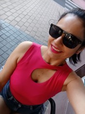 CHICA FIESTERA  Y CAÑERA