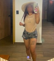 HERMOSA COLOMBIANA ENTREGADA Y DESCOMPLICADA NOVEDAD EN VECINDARIO