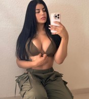 SARA COLOMBIANA SIMPáTICA Y CARIñOSA