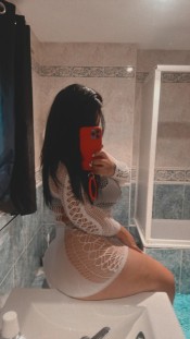 KAROLA VENEZOLANA CURVY BONITA