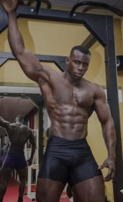 ACOMPAñANTE Y SCORT MASCULINO ATLéTICO A MUJERES