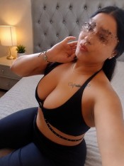 CLARA EXUBERANTE ARDIENTE CACHONDA Y FIESTERA PARA LOS MEJORES