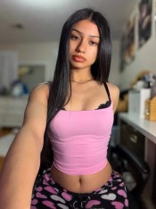 JOVENCITA UNIVERSITARIA DULCE Y CARIñOSA QUIERE HOMBRE MADURO