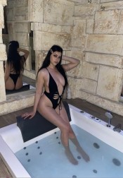 HERMOSA LATINA RECIÉN LLEGADA A TU CUIDAD