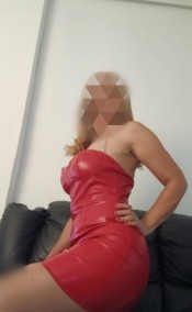 CRISTINA RUBIA ATRACTIVA