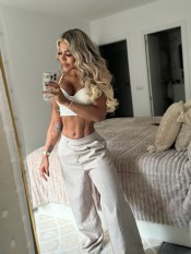 RUBIA BRASILEÑA DISPNIBLE SOLO PARA SALIDA