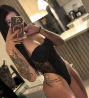 SELE MORENA DELGADA FIESTERA  NUEVA EN LA ZONA