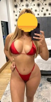 RUBIA GUAPA Y CON CURVAS , OFERTAS JULIO