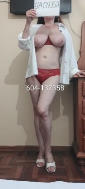 MASAJISTA ERóTICA CON PECHOS GRANDES Y NATURALES