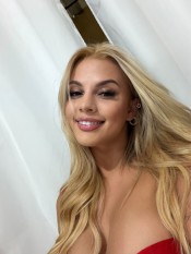 LIVIA CACHONDA BOMBA DE LUJURIA Y PASIÓN