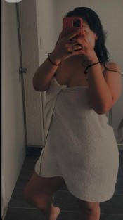 VALERIA GORDITA CULONA Y TETONA. GUAPISIMA.