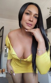 NICOLE SCARLET MAJA, EXTRAORDINARIA, CACHONDA