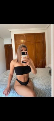SEDUCTORA FIESTERA DESCOMPLICADA