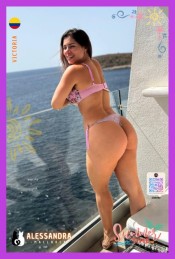 HEISSE 25-JÄHRIGE ESCORT-DAME AUF MALLORCA. SCHÖNE BRÜSTE