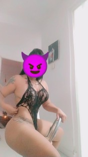 EN VILLAVERDE BAJO, CALIENTE, FIESTERA MORBOS OMPLACIENTE VENEZOLANA 28 AñO