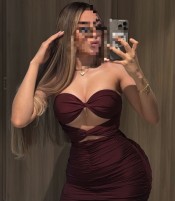 LATINA COMPLACIENTE SEDUCTORA EN CAMBADOS