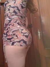 FEMENINA COMPLACIENTE Y MORBOSA