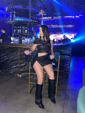ADICTA A LA POLLA, LA CHUPO POR HORAS, UNAS COPAS? TE ESPERO DESNUDITA PAPI